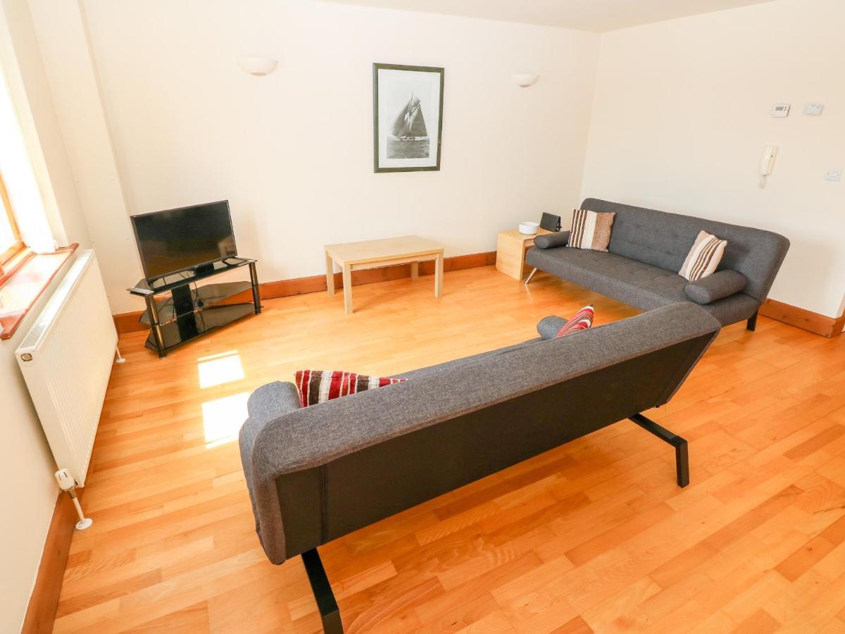 15 Sovereign House Διαμέρισμα Milford Haven Εξωτερικό φωτογραφία