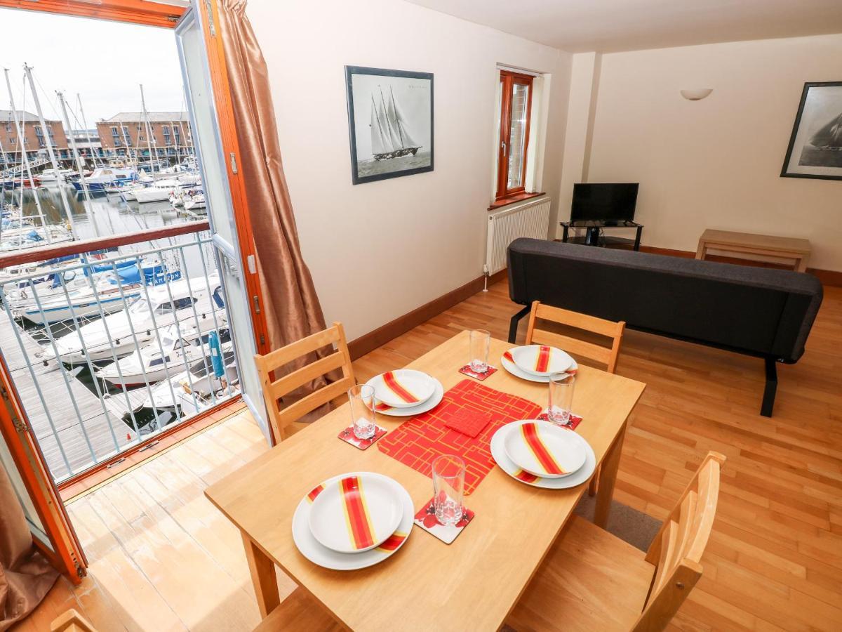 15 Sovereign House Διαμέρισμα Milford Haven Εξωτερικό φωτογραφία